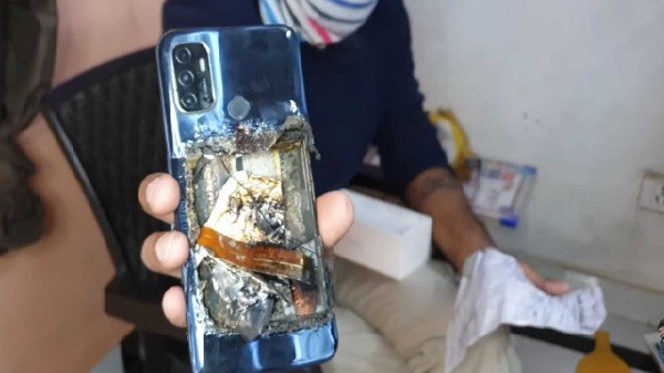 Oppo A53 Explodes In User's Pocket In India; Here's What Happened