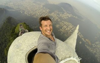 The Worst Selfies Of All Time image 8